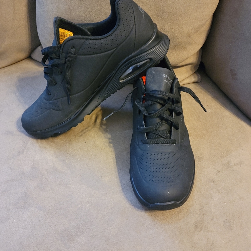 Men's Skecher's work shoes size 13